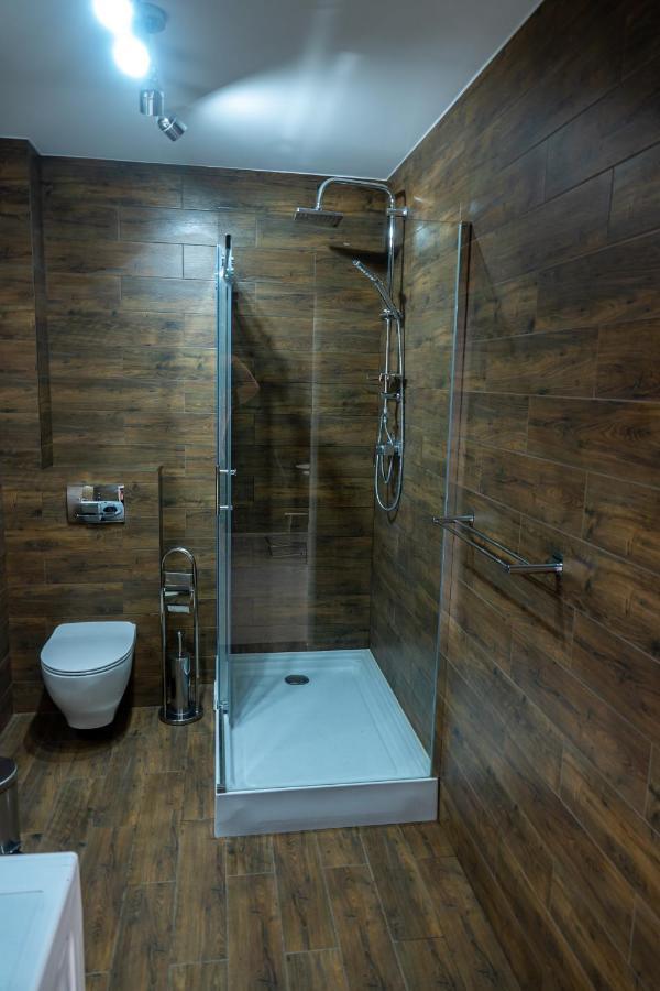 شقة سفينويتشي  في Apartament Przy Parku Z Duzym Tarasem ,Prywatny Parking المظهر الخارجي الصورة