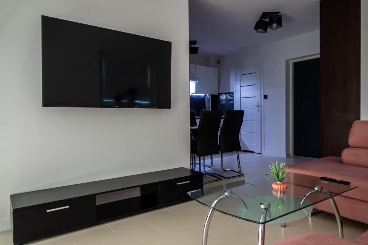 شقة سفينويتشي  في Apartament Przy Parku Z Duzym Tarasem ,Prywatny Parking المظهر الخارجي الصورة